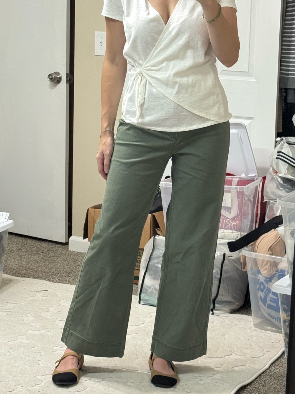 Old navy green wide leg pants, size 6 tall